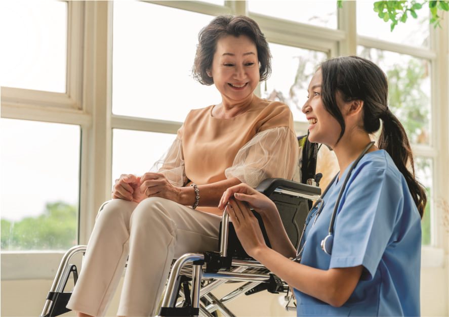 Pendamping disabilitas menemani aktivitas harian